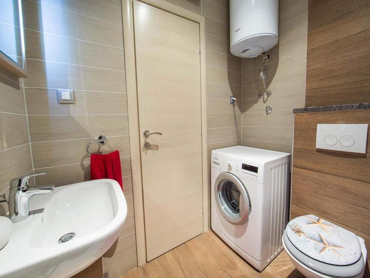 Holiday Home J&D No 2 โปดสตรานา ภายนอก รูปภาพ